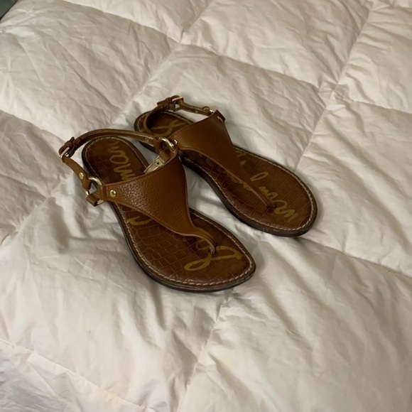 Shoes - Sam Edelman EUC leather thongs with gold hardware size 6